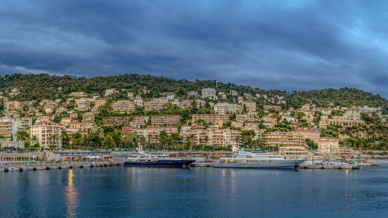 Entreprendre sur la Côte d’Azur : quels avantages offre la ville de Nice ?