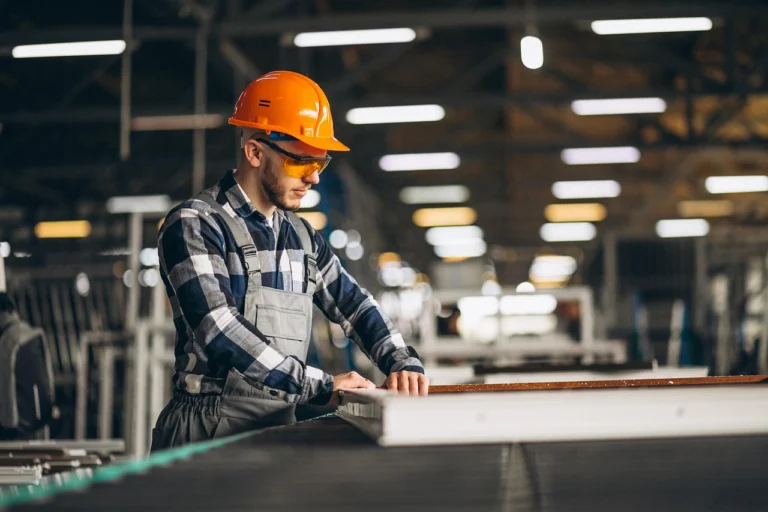 Optimiser l’espace industriel sans déménager : la solution stratégique des mezzanines