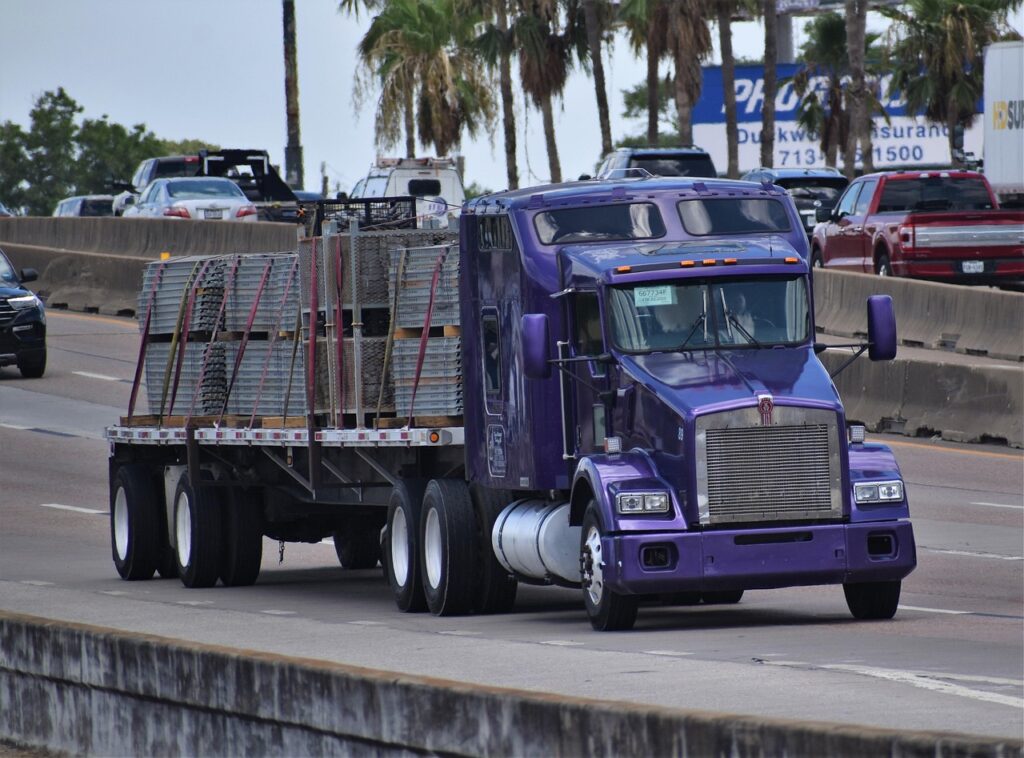 Société de transport routier : rôle et prestations au cœur de la chaîne logistique