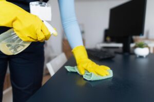 Entreprise de nettoyage : comment fidéliser ses salariés ?