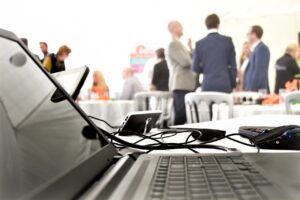 Séminaire d’entreprise : Guide complet pour réussir votre événement professionnel de A à Z