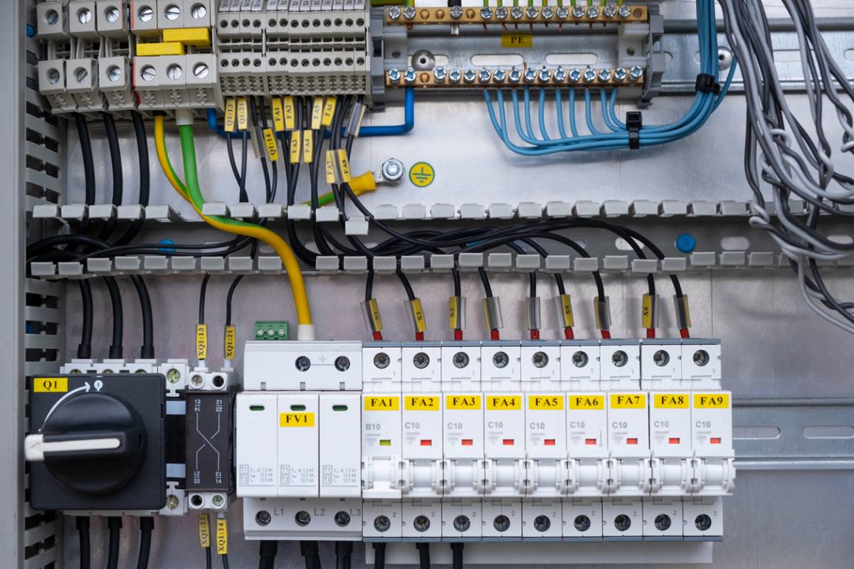 L’interverrouillage de sécurité : la clé pour protéger vos installations électriques