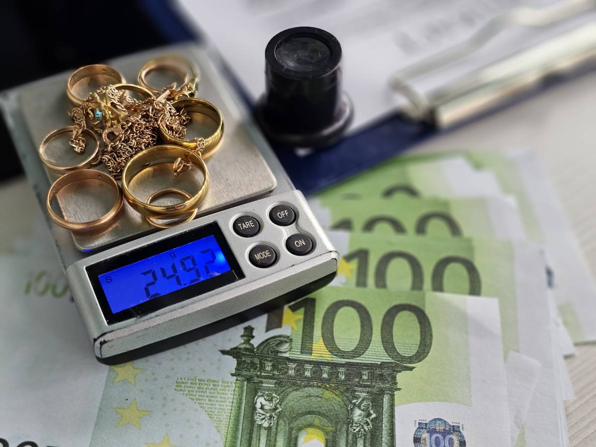 Transformez vos bijoux et pièces en or en liquidités à Paris